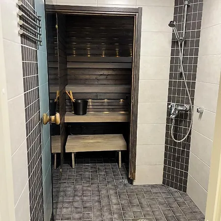 Rauhallinen Ilmastoitu Paritalo, Sauna, Terassi, Autokatos *