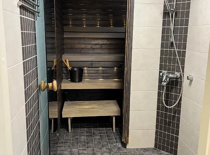 Rauhallinen Ilmastoitu Paritalo, Sauna, Terassi, Autokatos *